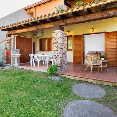 Holiday House Li Piri San Teodoro  Exterior photo