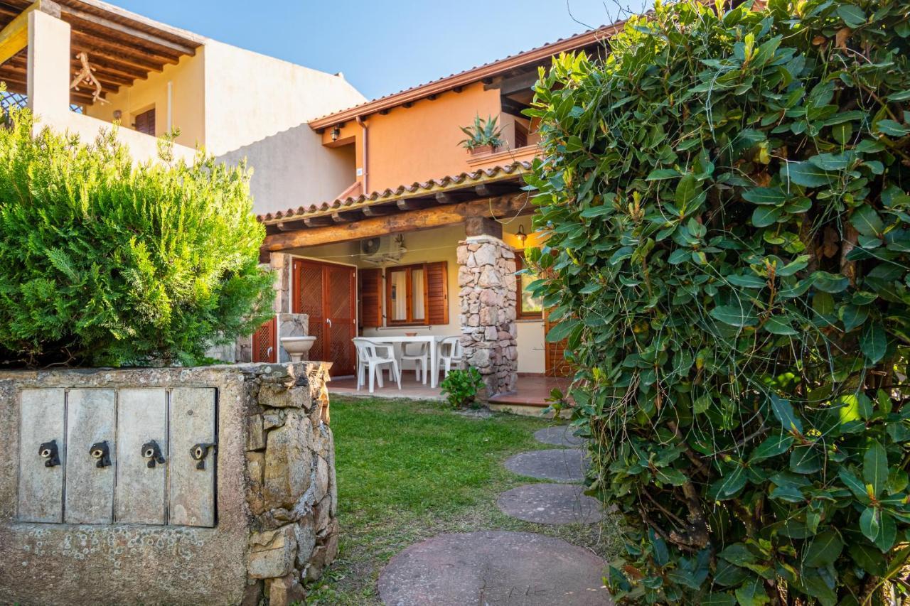 Holiday House Li Piri San Teodoro  Exterior photo