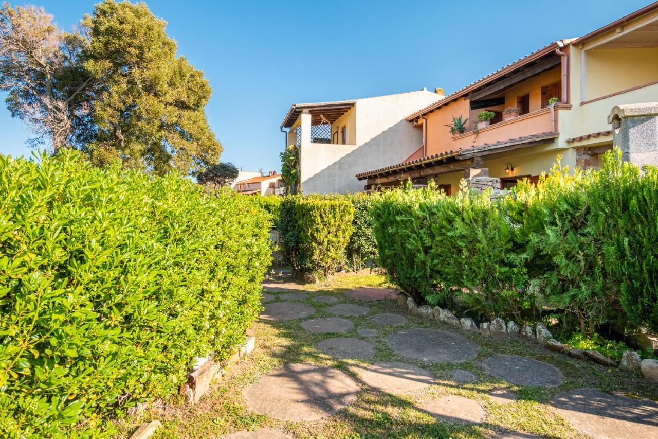 Holiday House Li Piri San Teodoro  Exterior photo