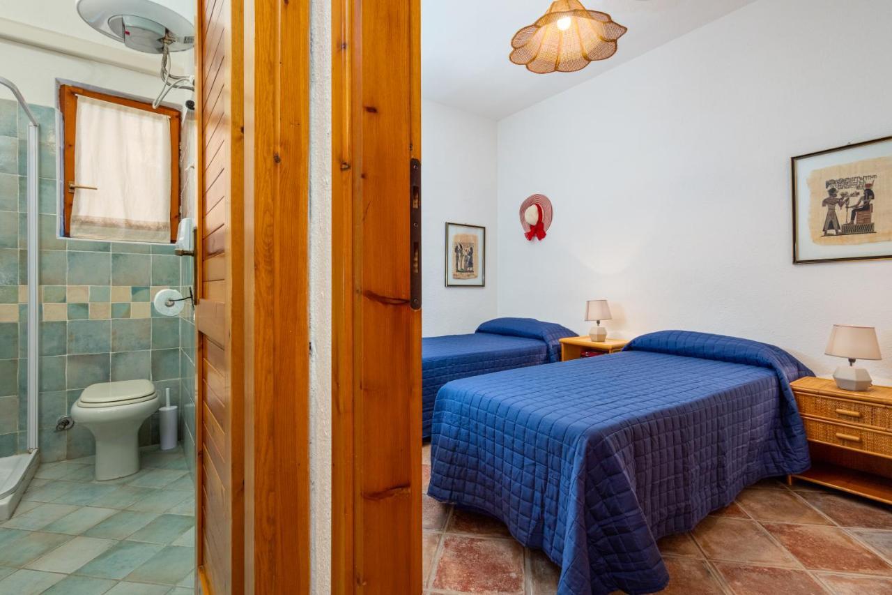 Holiday House Li Piri San Teodoro  Exterior photo